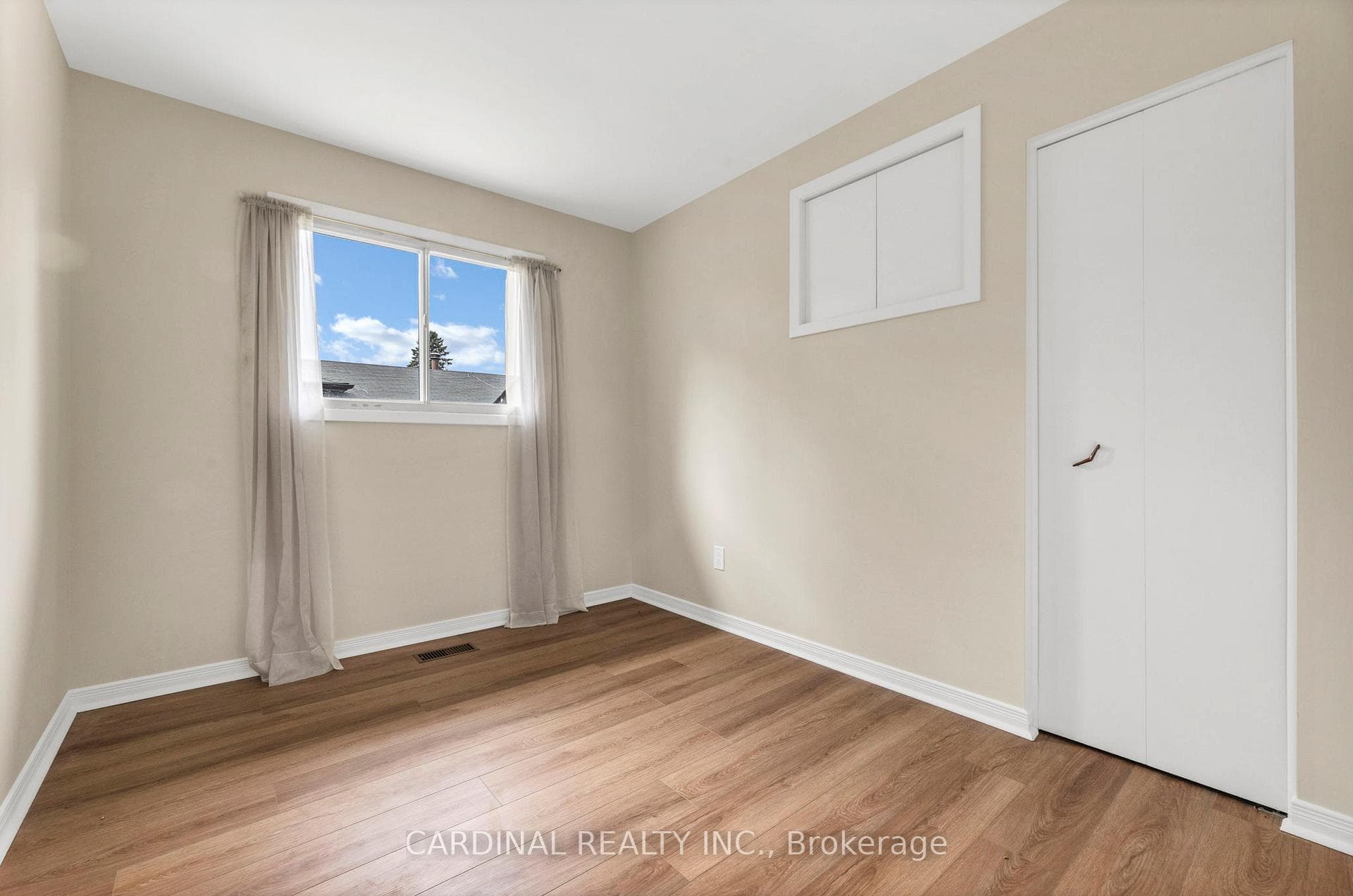 830 Douglas Avenue photo 11