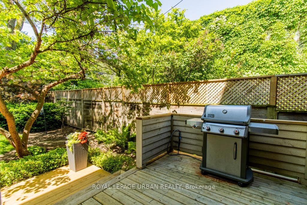 70 Langley Avenue photo 34