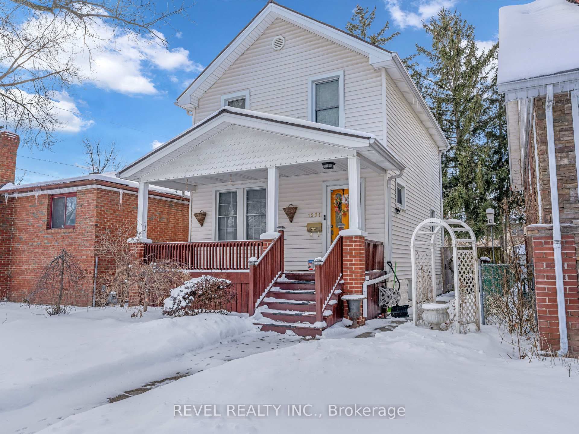 1591 York Street photo 3