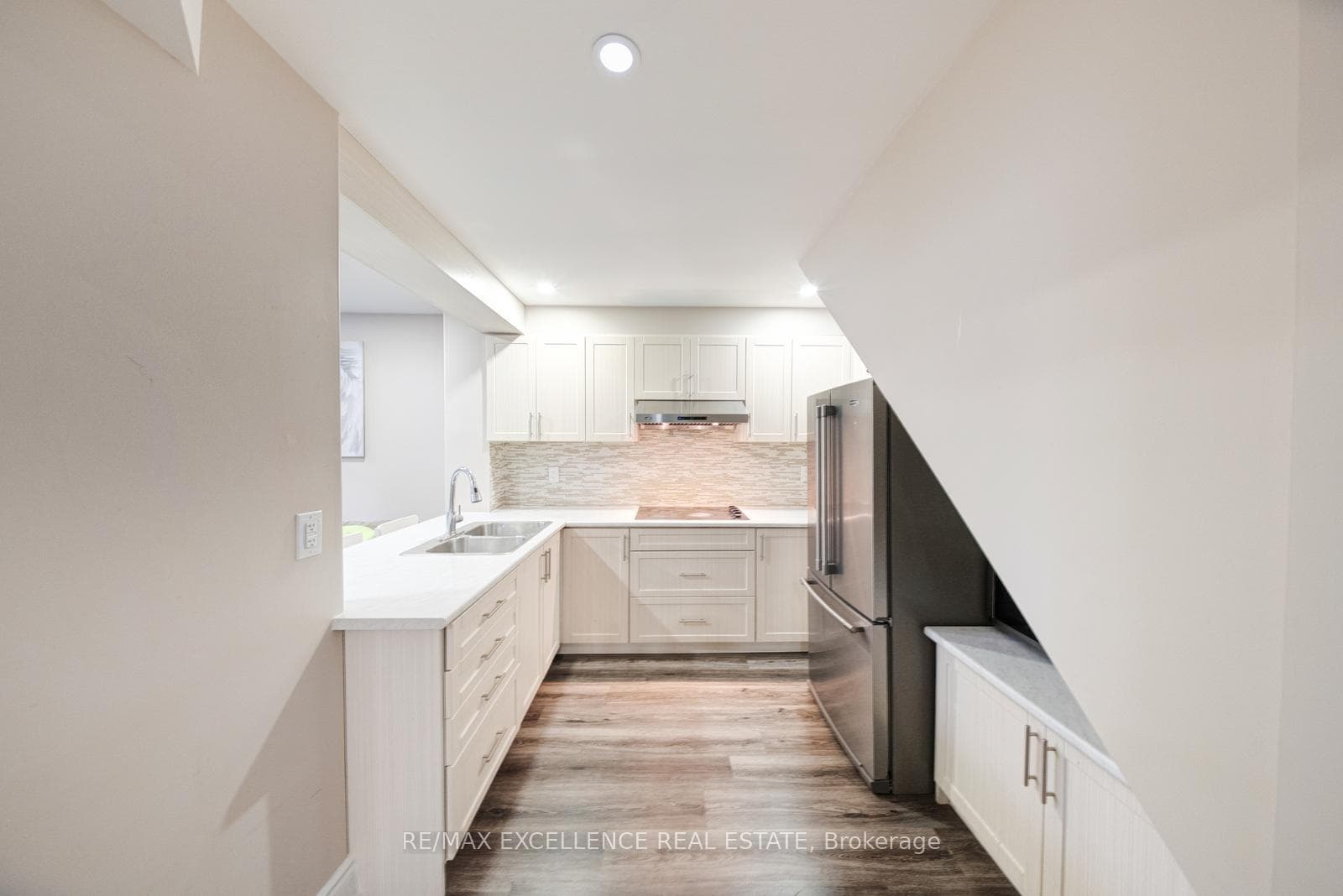 8 Settlers Field Road photo 32