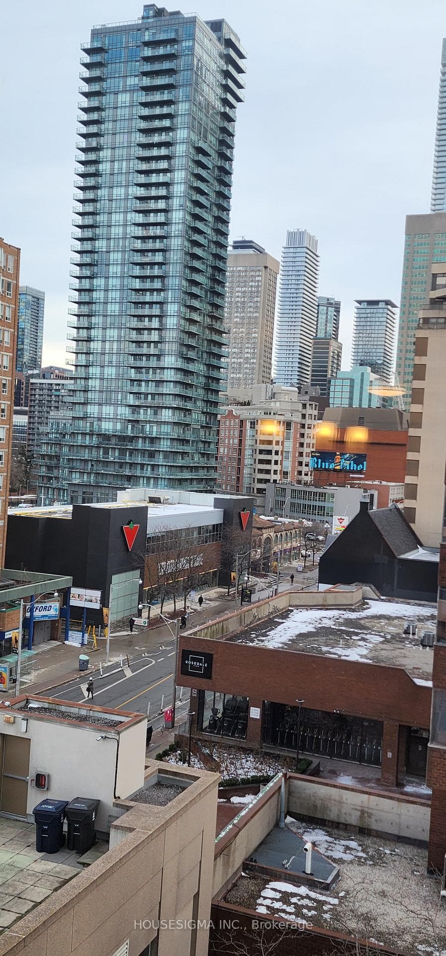942 Yonge Street Unit 703 photo 17