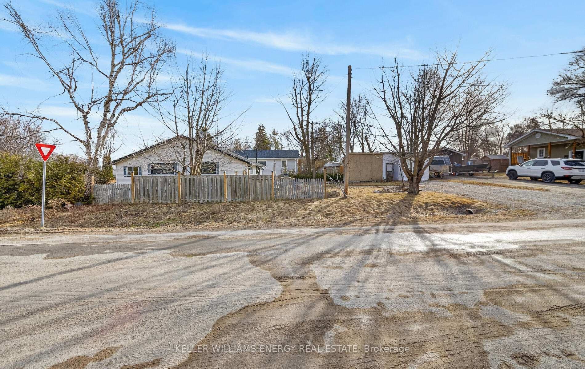 108 Centre Street photo 34