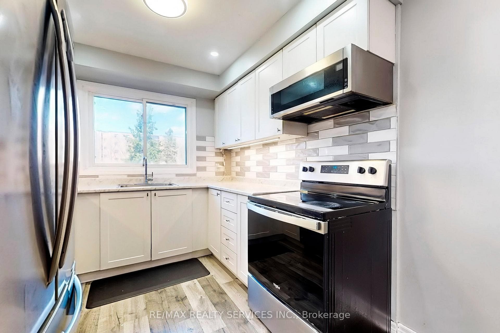 960 Glen Street Unit 37 photo 8