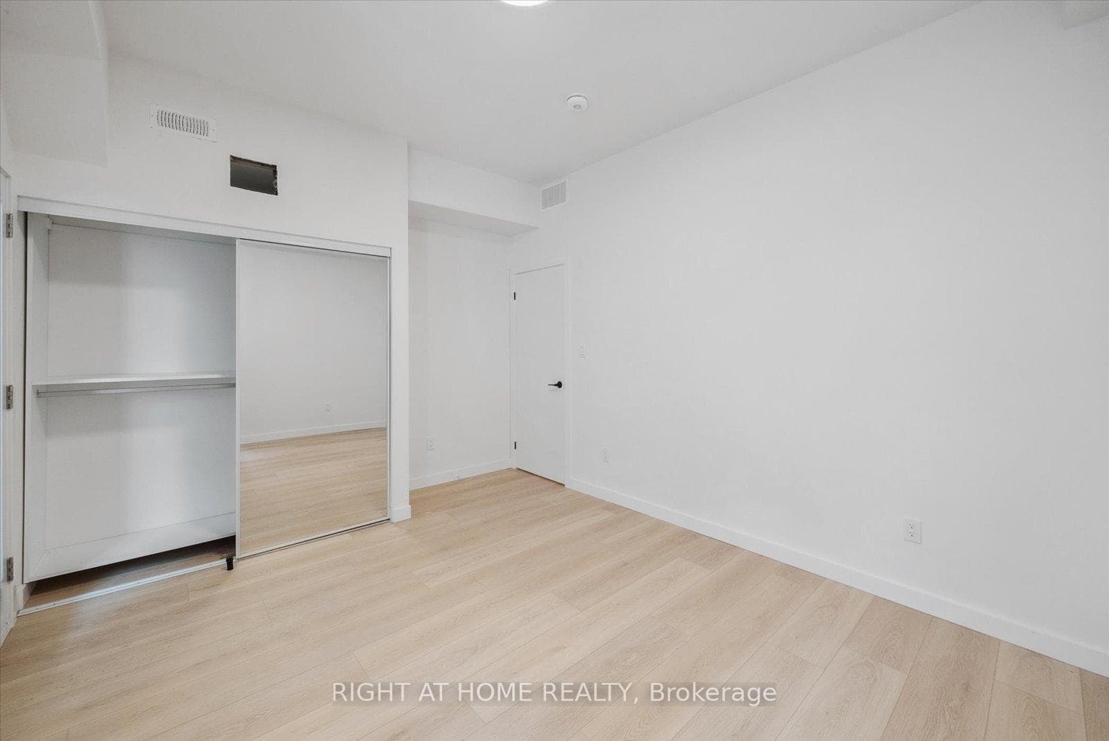 367 Howland Avenue Unit 1 photo 7