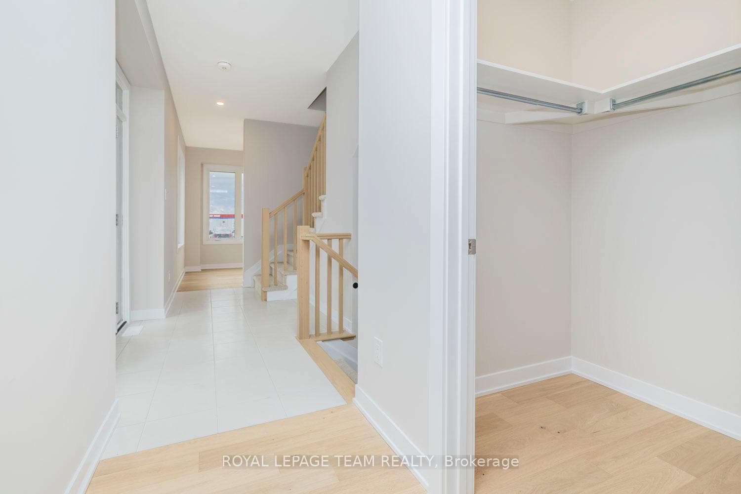 296 SAPLING Grove photo 8