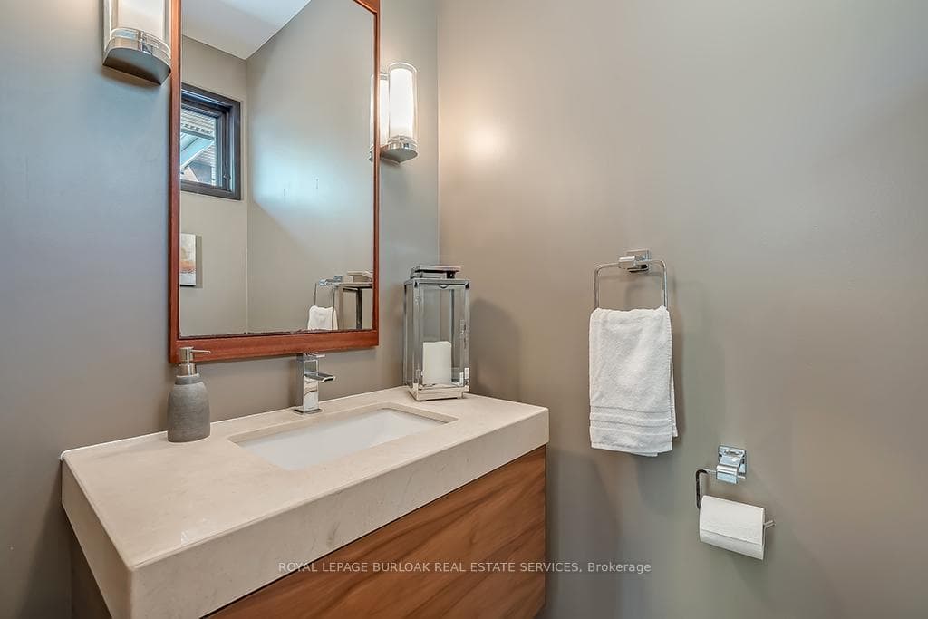 2052 Highview Drive photo 16
