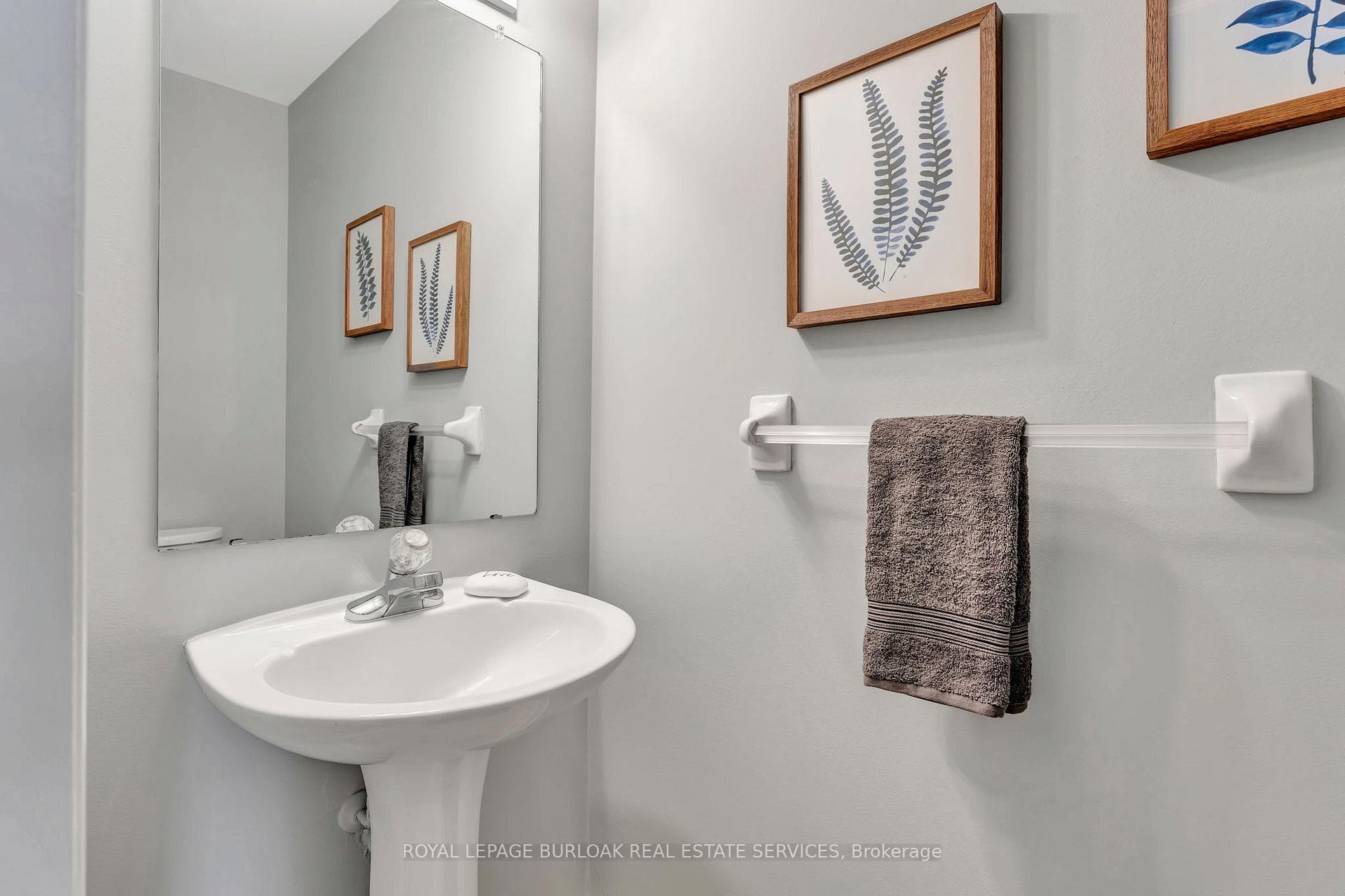 4810 John Street photo 14
