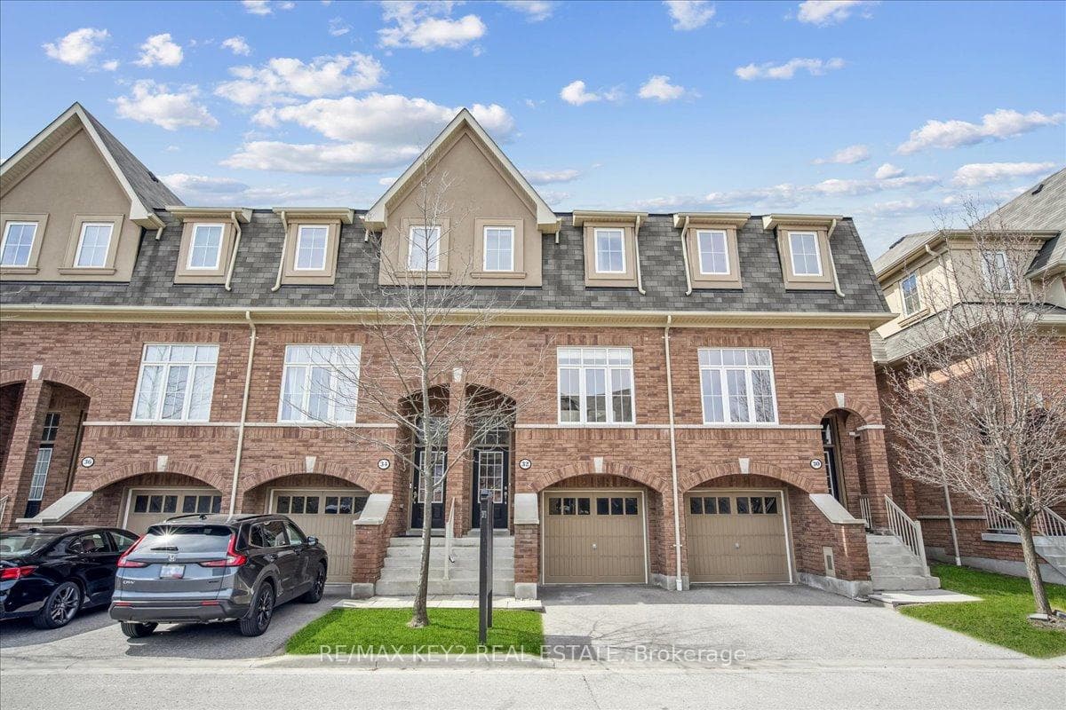 32 Burtonbury Lane photo 1
