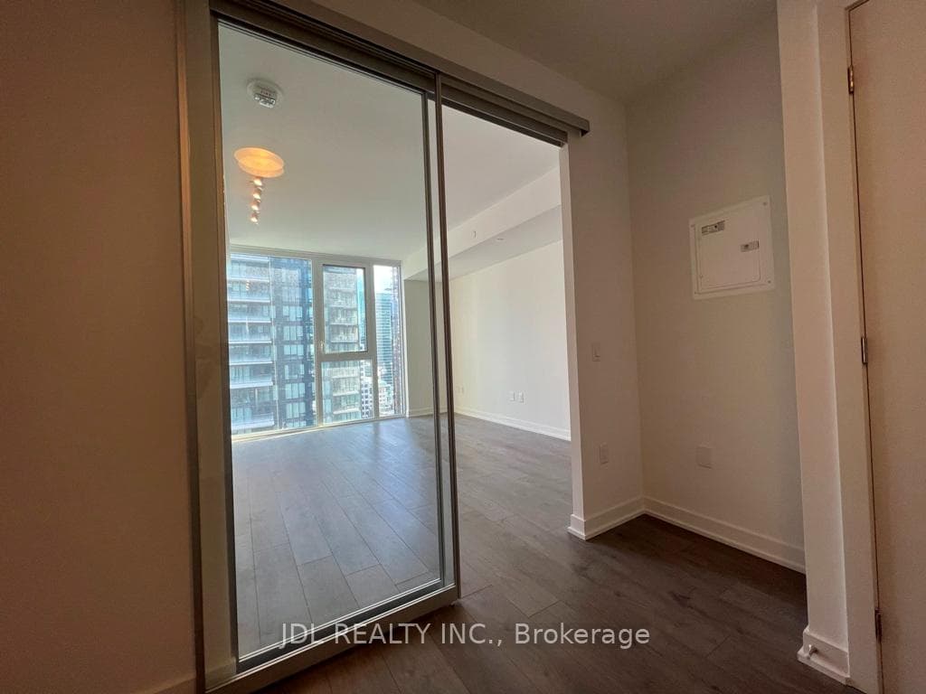 357 King Street Unit 2804 photo 9