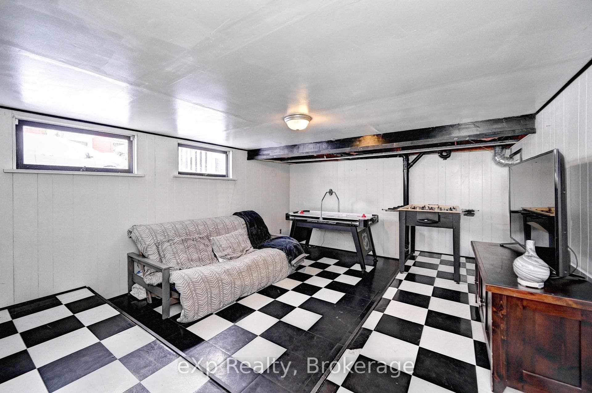 310 BARBER Avenue photo 42