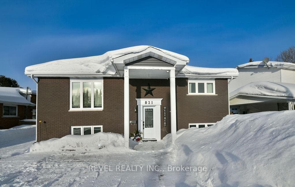 821 Rheaume Crescent photo 1