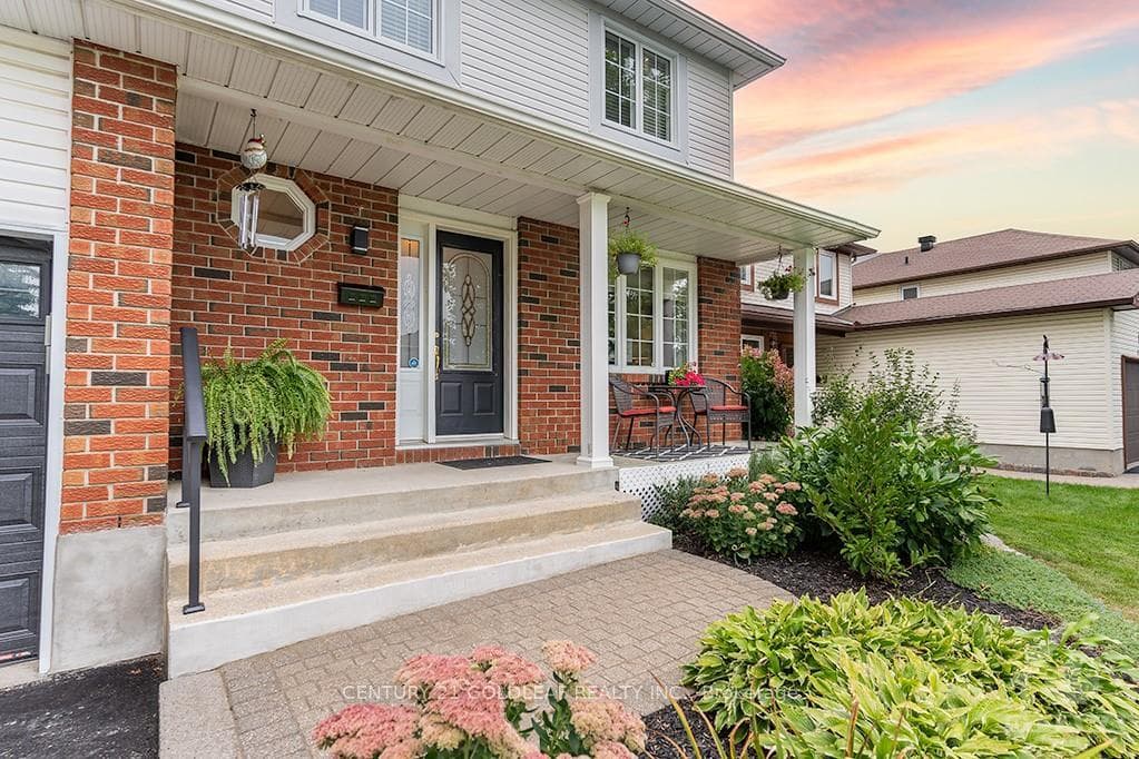 1758 TACHE Way photo 2