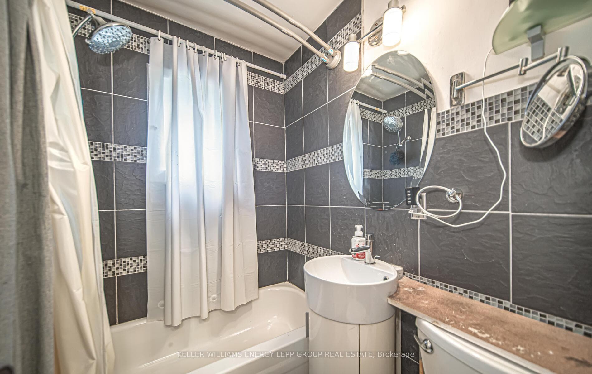 84 Rowe Street photo 22