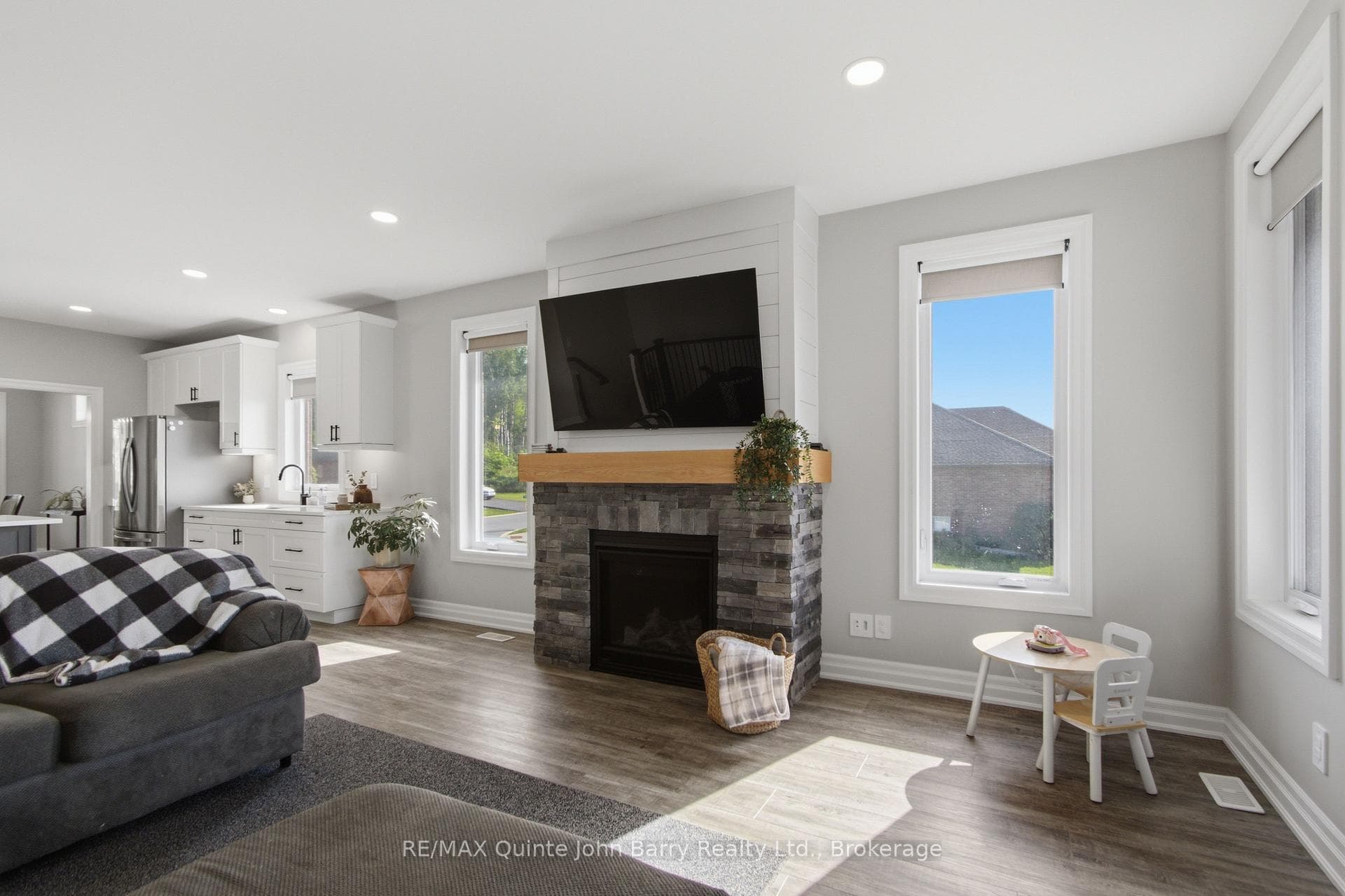 8 Tackaberry Drive photo 13