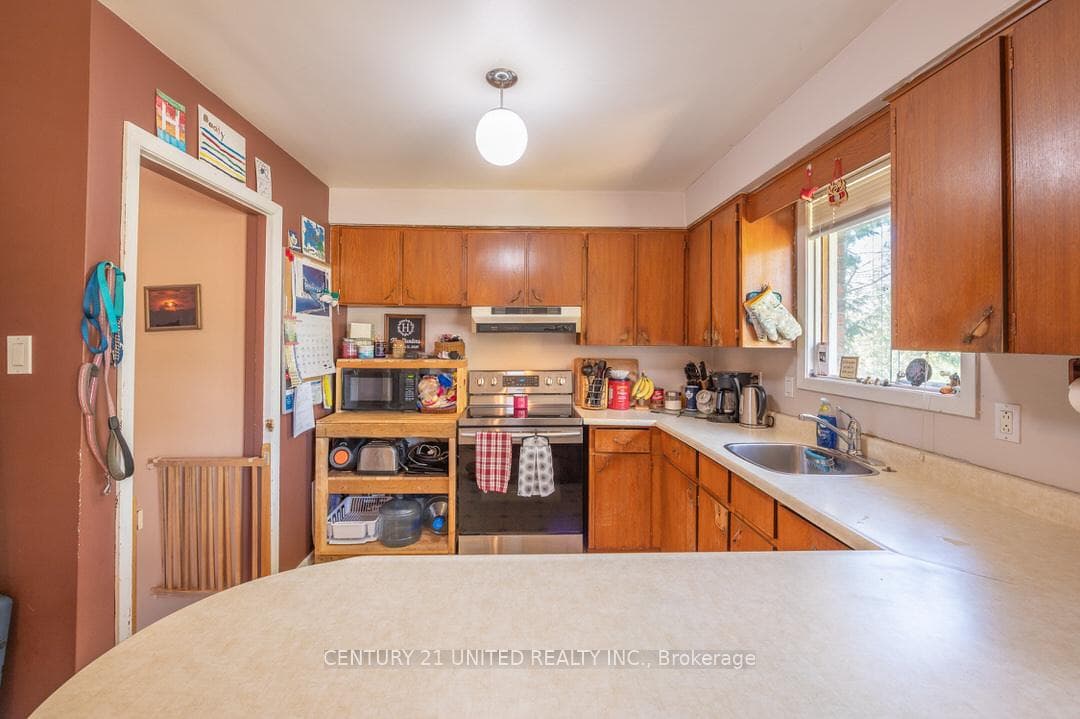 230 Collison Avenue photo 2
