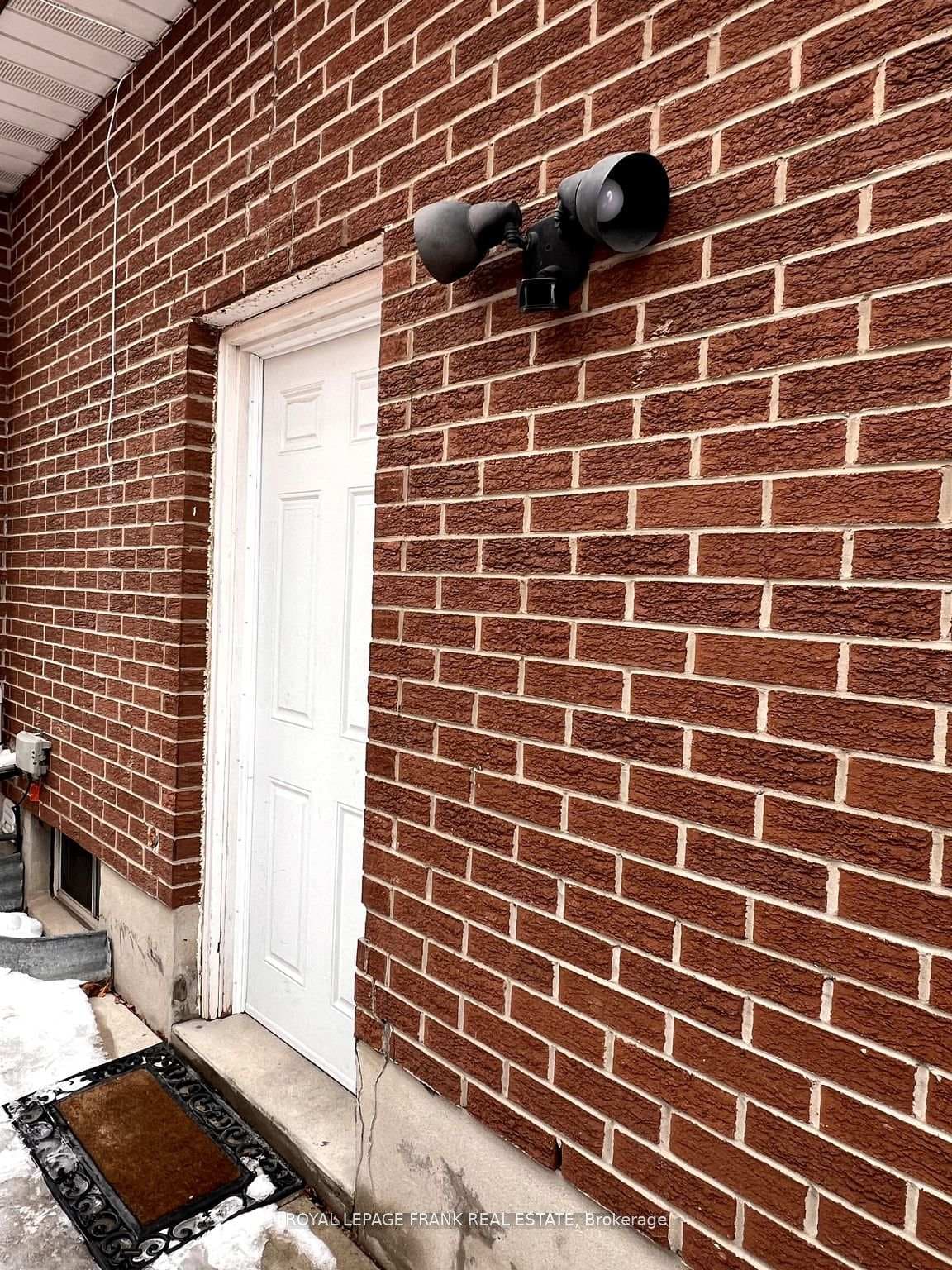 461 Tweedsmuir Street Unit Lower photo 7