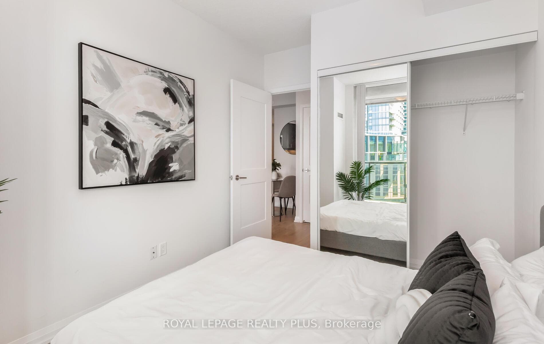 7895 Jane Street Unit 610 photo 17