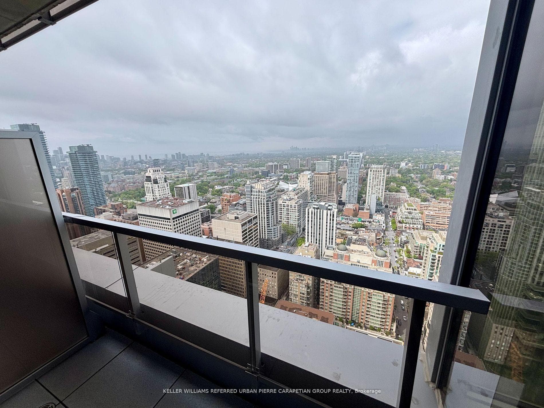 11 Yorkville Avenue Unit 4201 photo 6