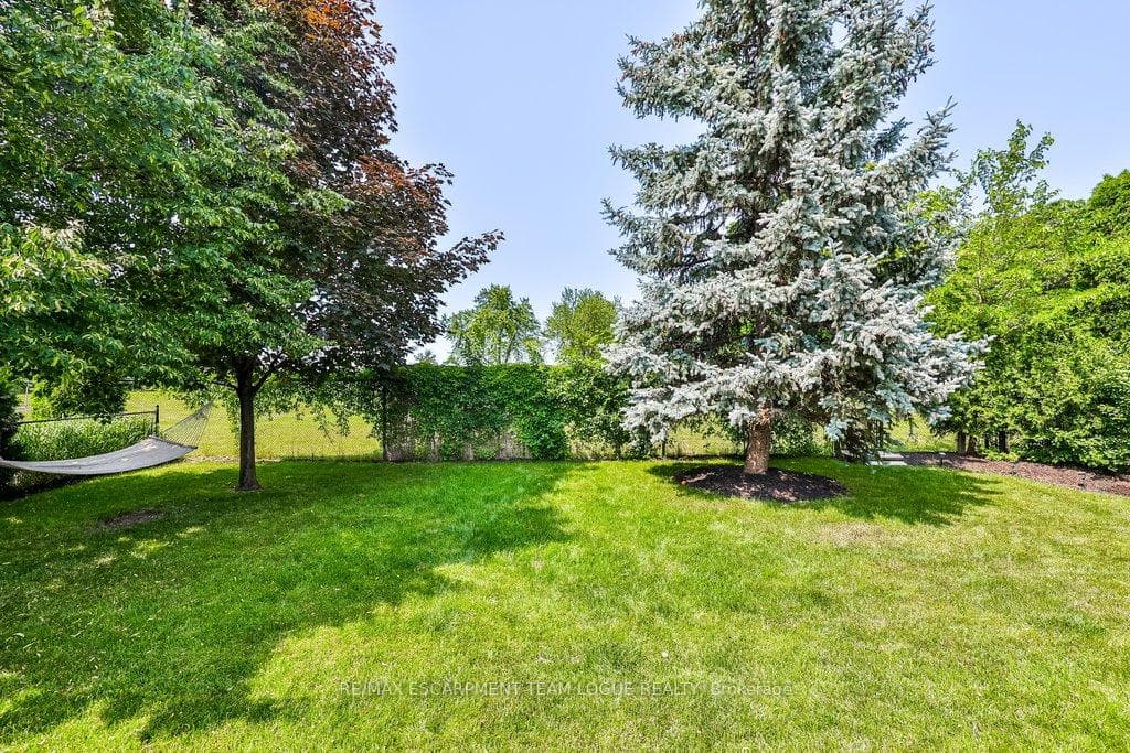 2060 Parklane Crescent photo 45