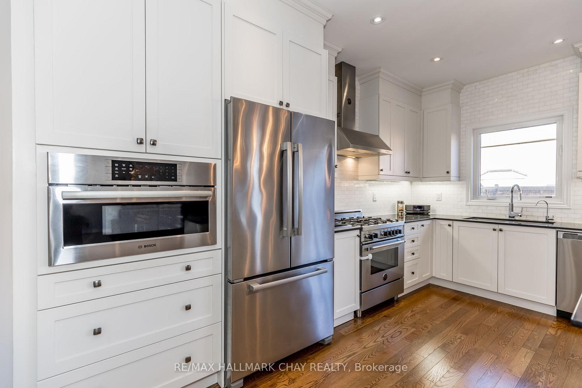 24 Gunning Crescent photo 14