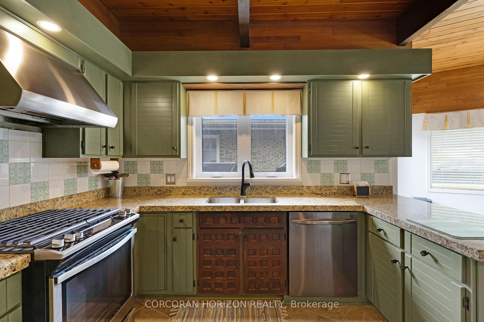565 Fountain Street photo 15