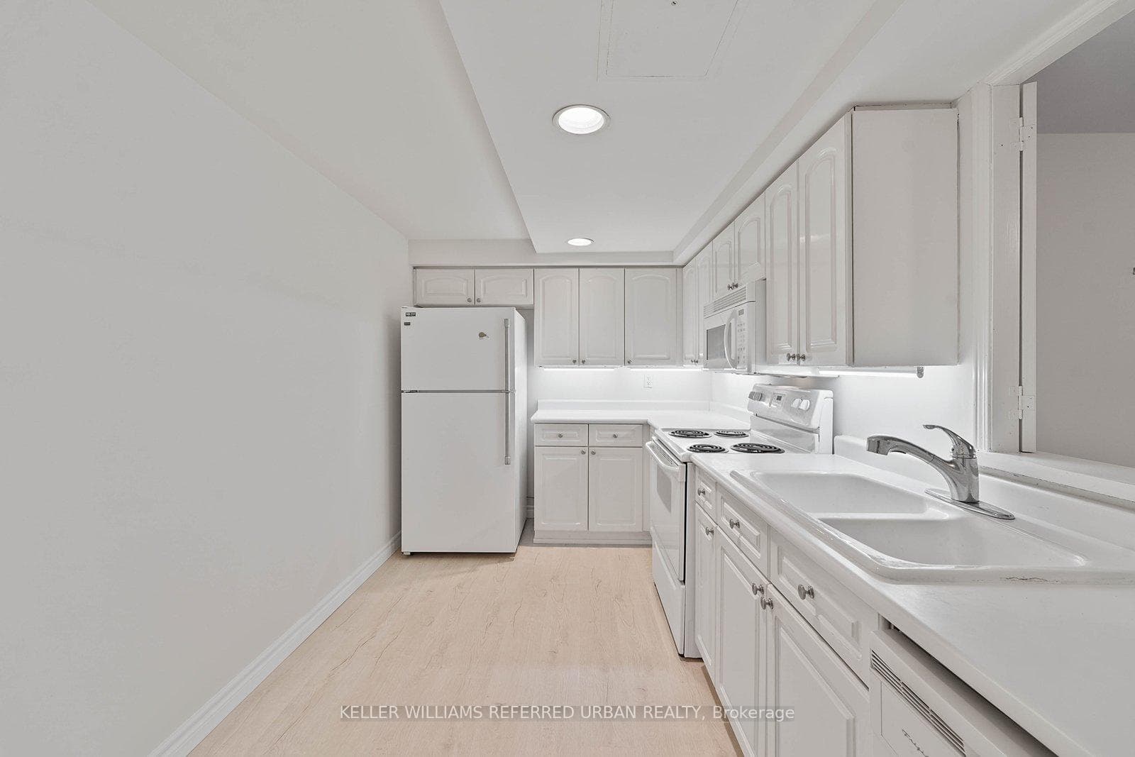 10 Tichester Road Unit 404 photo 9