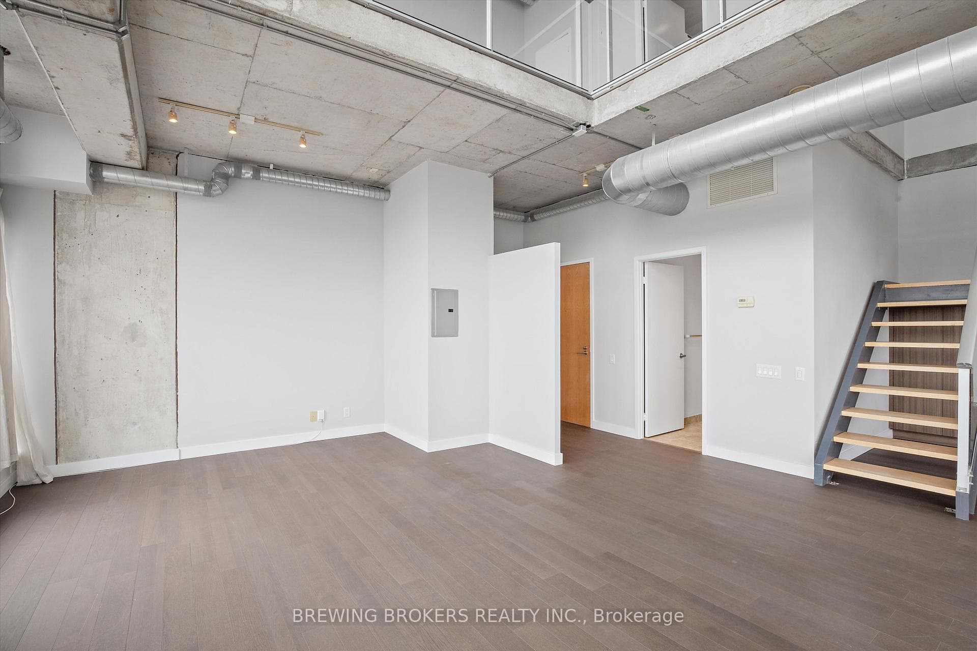 369 Sorauren Avenue Unit 507 photo 10