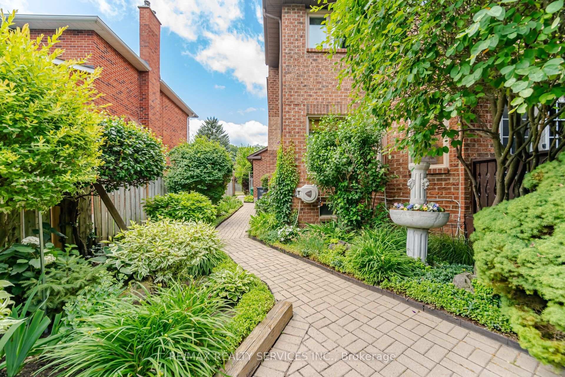29 Christie Drive photo 49