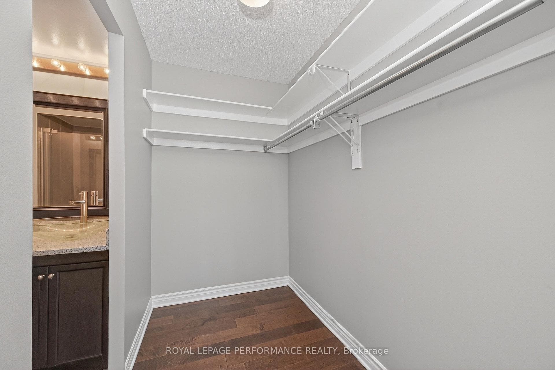 Walk-in closet