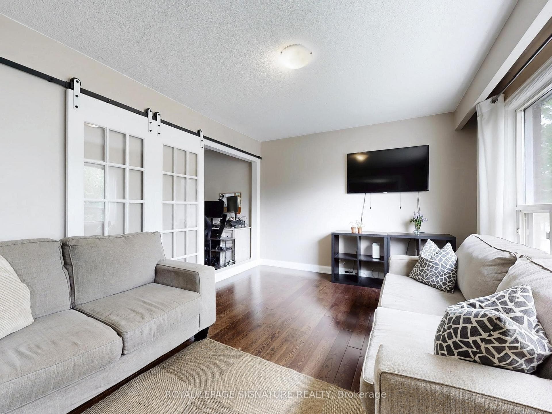 118 Moore Park Avenue photo 6
