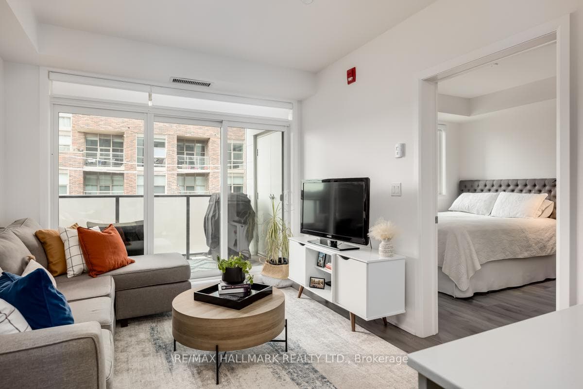 385 Osler Street Unit 306 photo 9