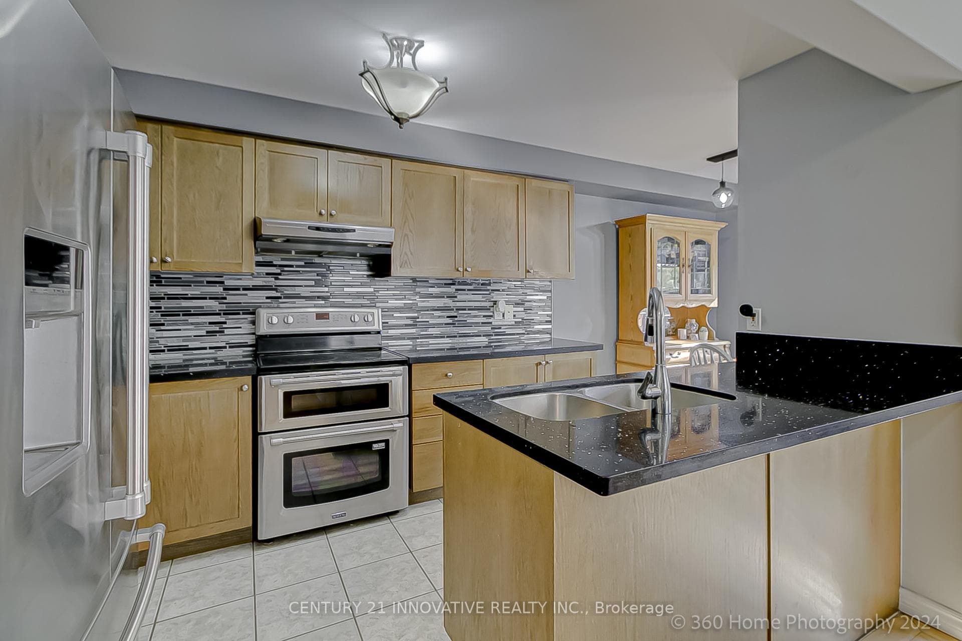 1053 Tilbury Street photo 5