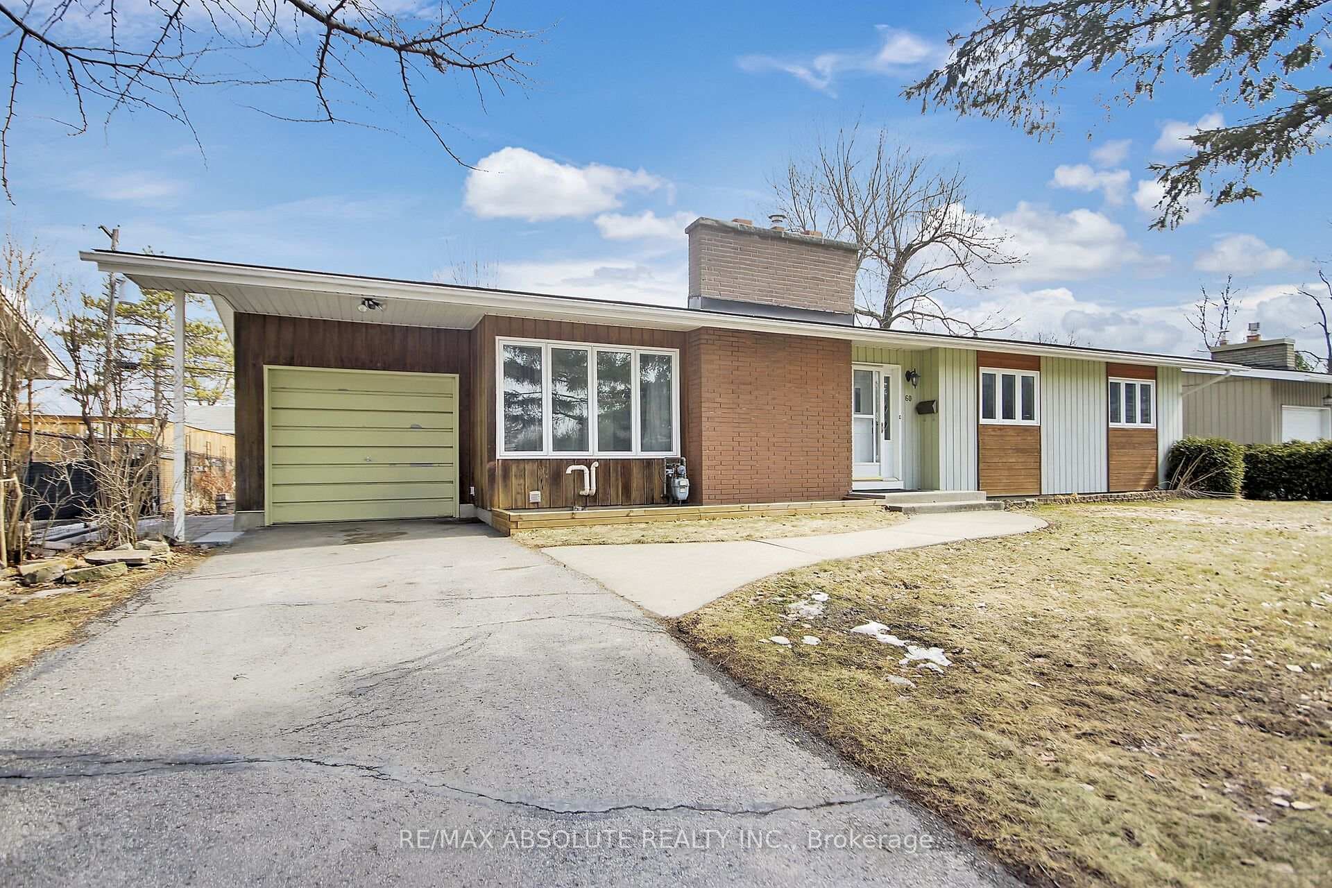 60 Foothills Drive photo 2