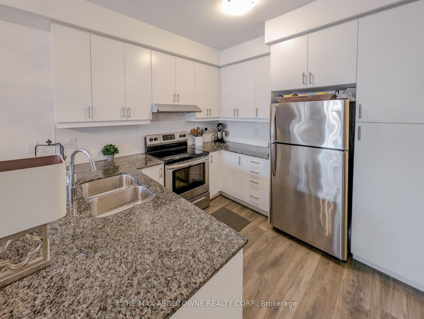 1295 Clarriage Court photo 12