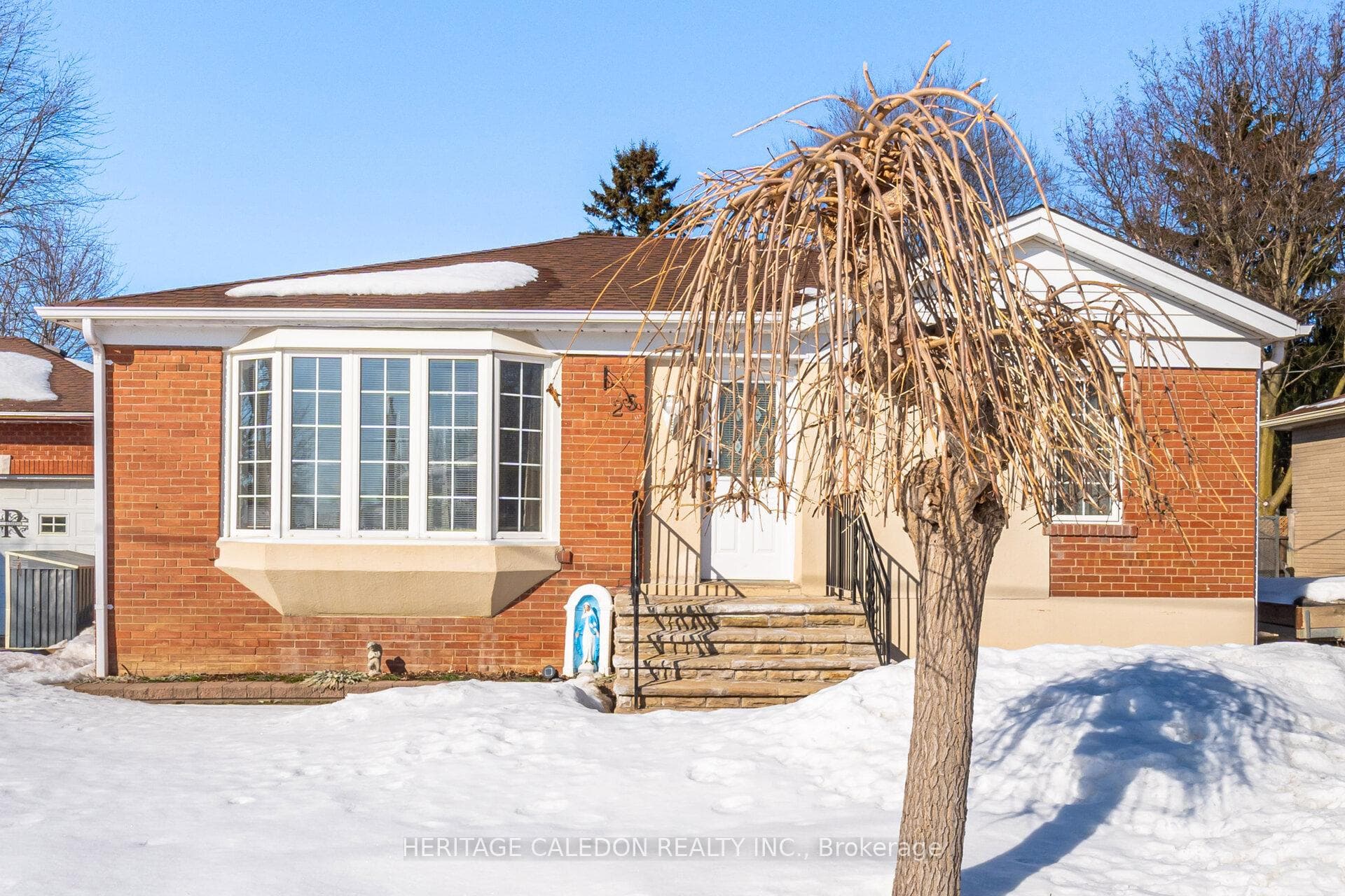 25 Shelley Street photo 1
