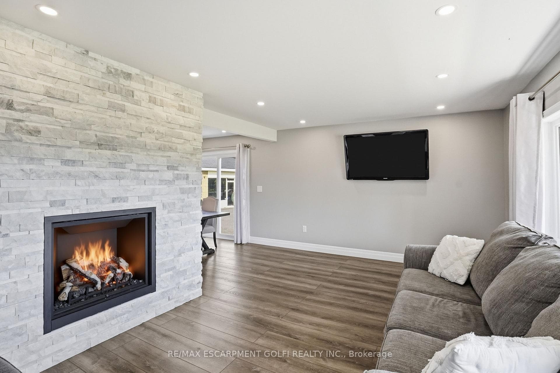 11404 Lakeshore Road Unit Upper photo 5