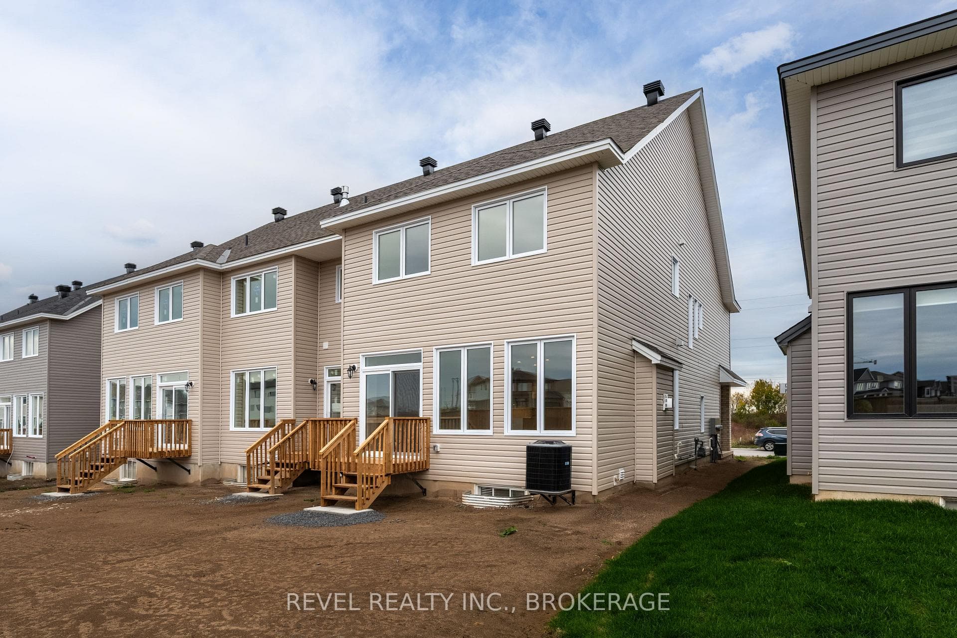 1075 Barrow Avenue photo 34