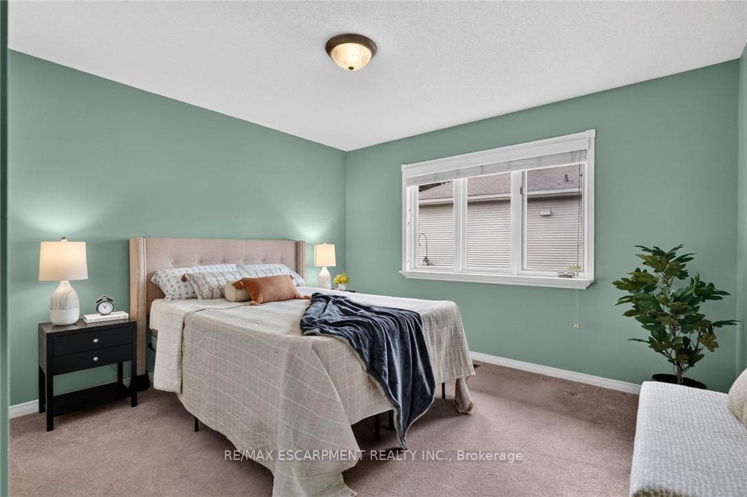 11 Garden Drive photo 18