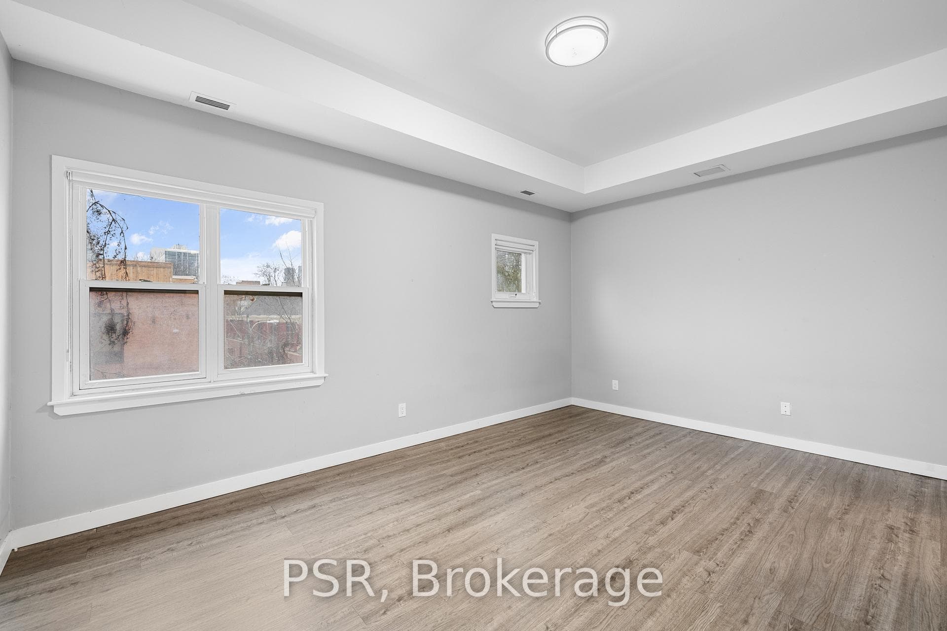 205 Gerrard Street Unit 5 photo 2