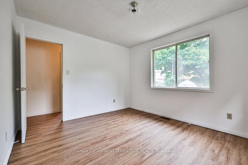 80 Arkell Street photo 12