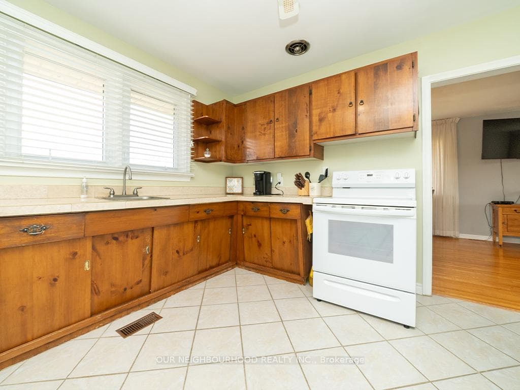 508 Lawlor Avenue photo 12