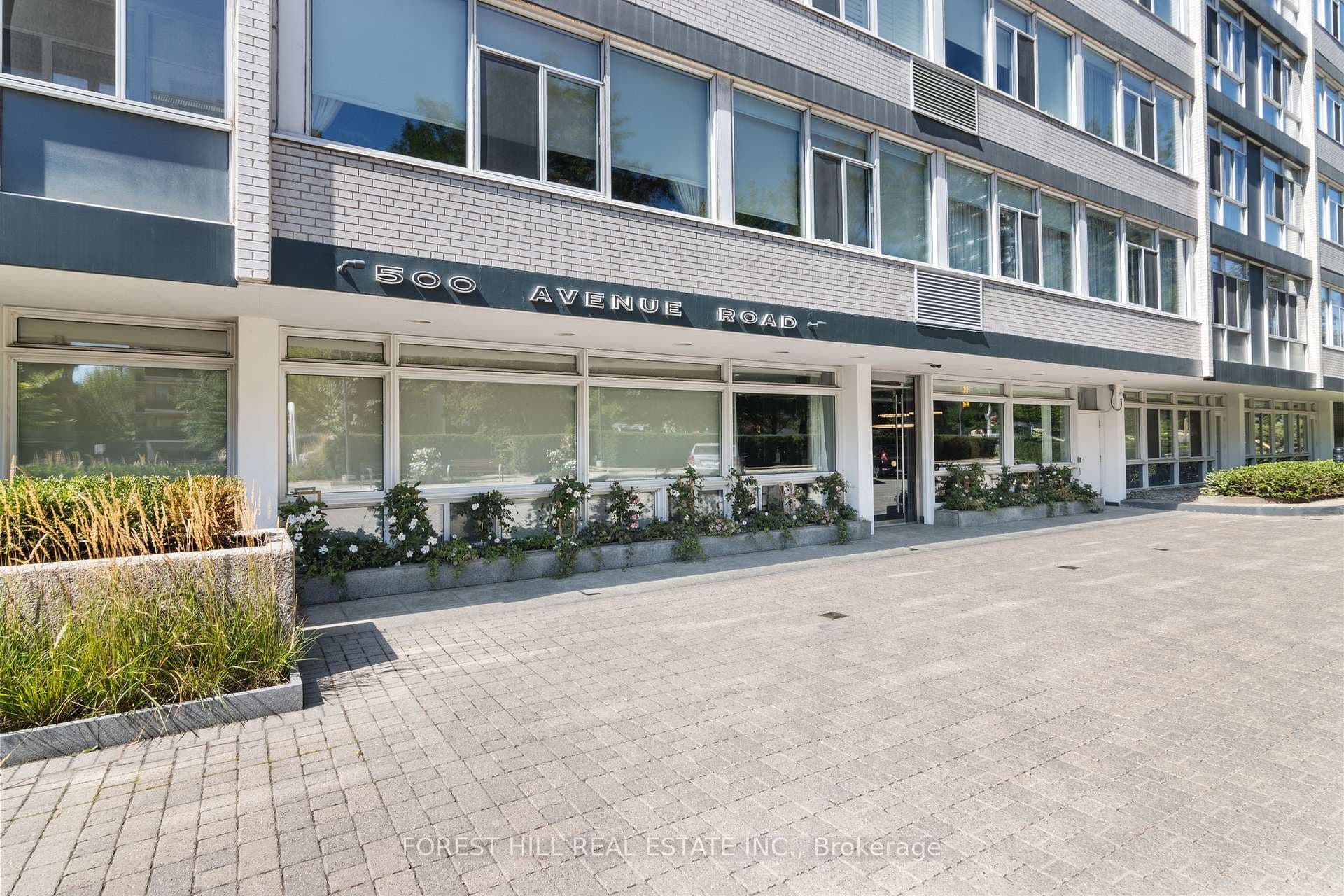 500 Avenue Road Unit 1401 photo 42