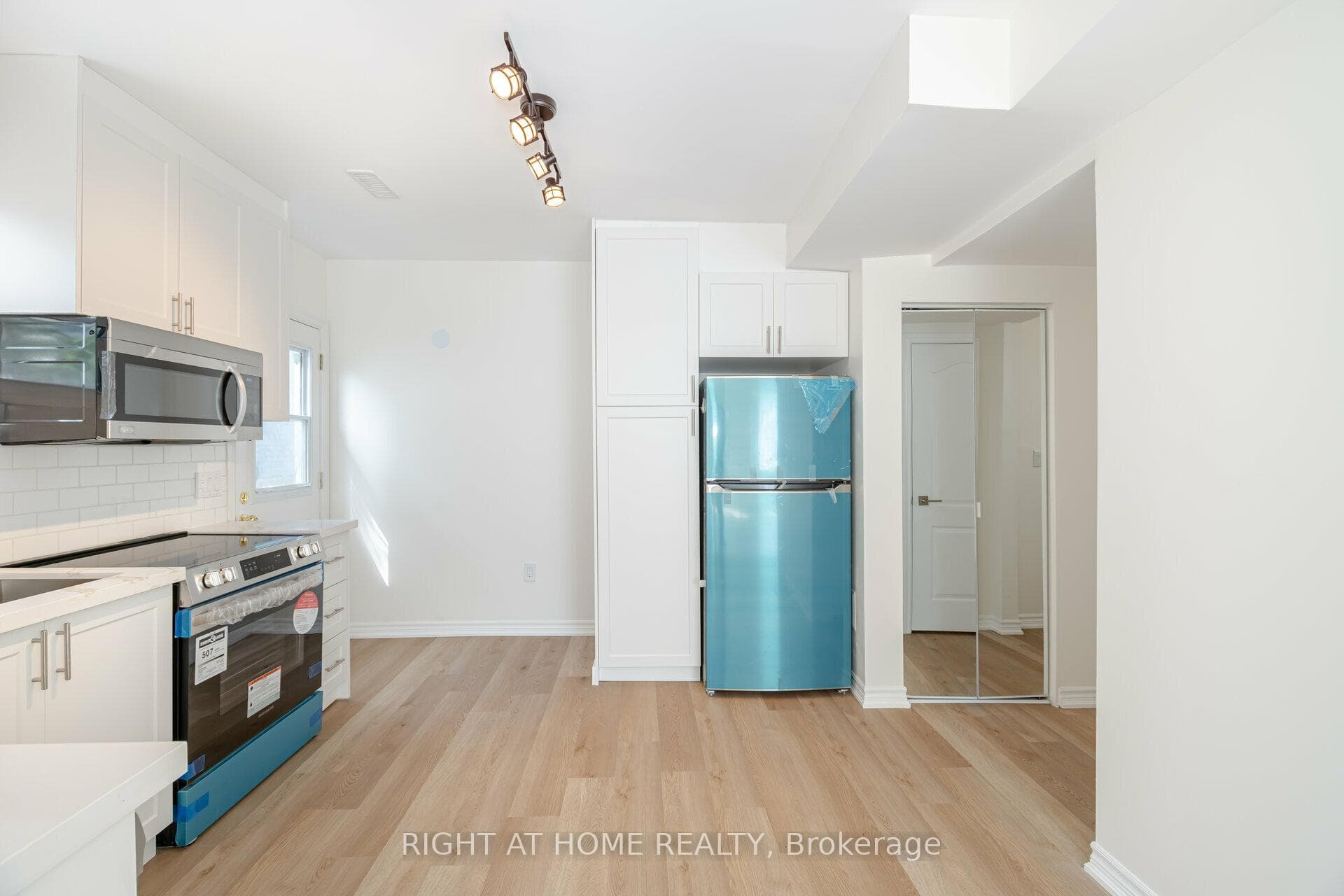 163 Bruce Street photo 7