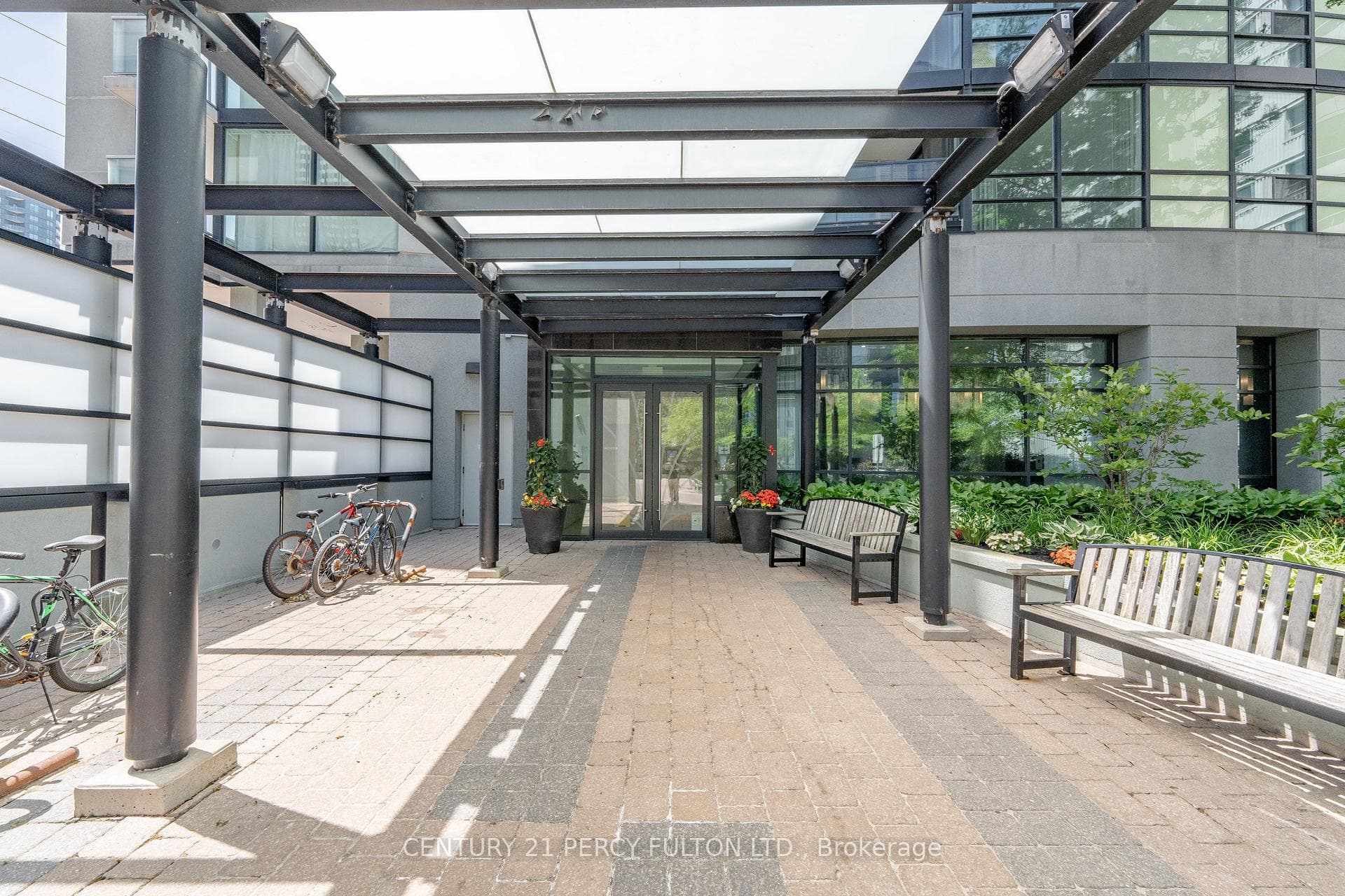 5740 Yonge Street Unit 205 photo 4
