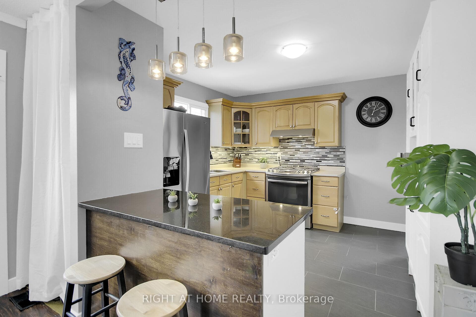 168 Glamorgan Drive photo 8