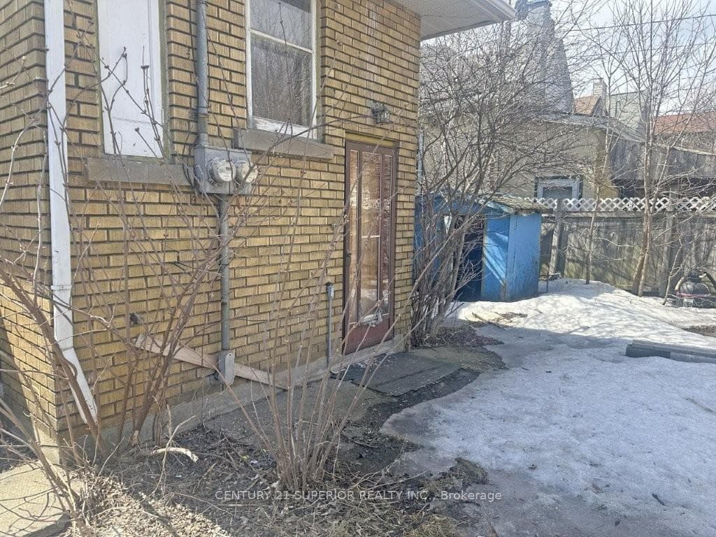 207 Cumming Street photo 46