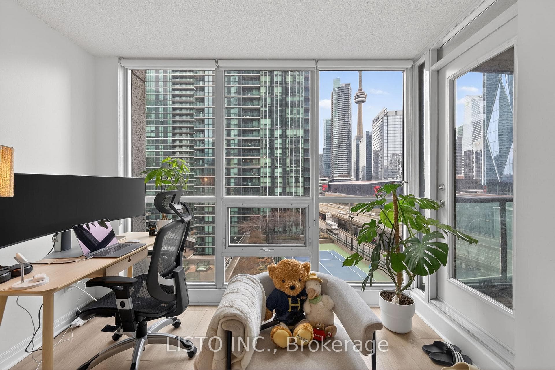 16 Yonge Street Unit 1013 photo 12