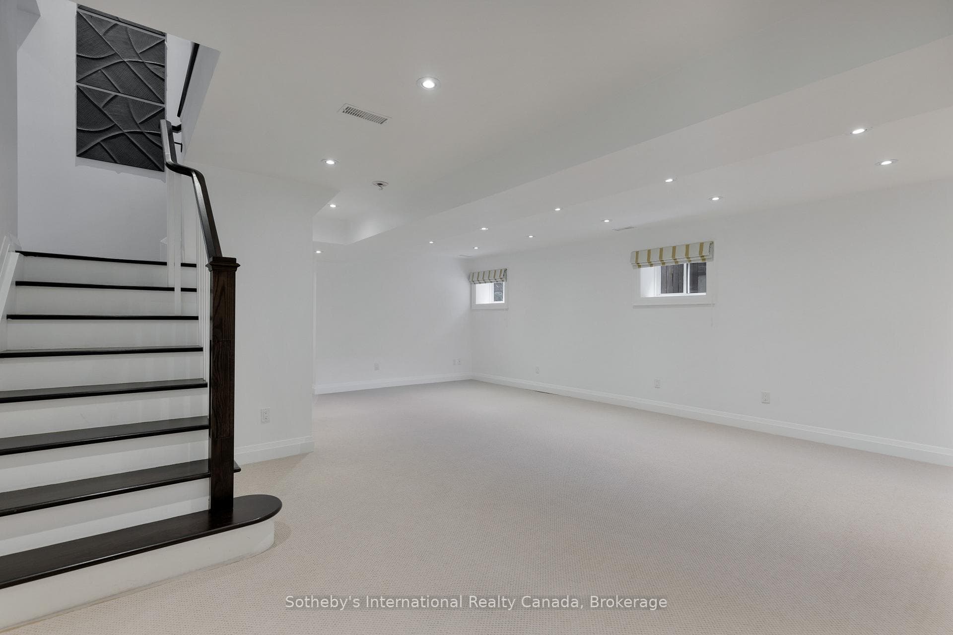 24 Parkview Heights photo 33