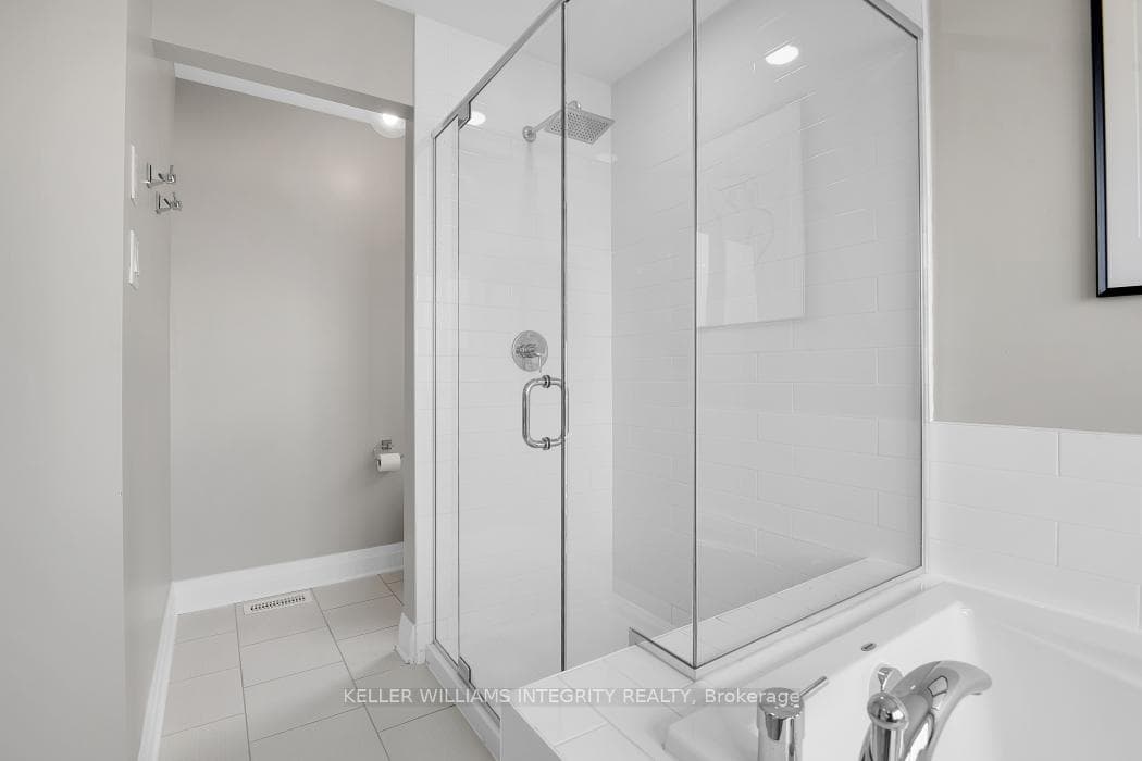 828 Carnelian Crescent photo 18
