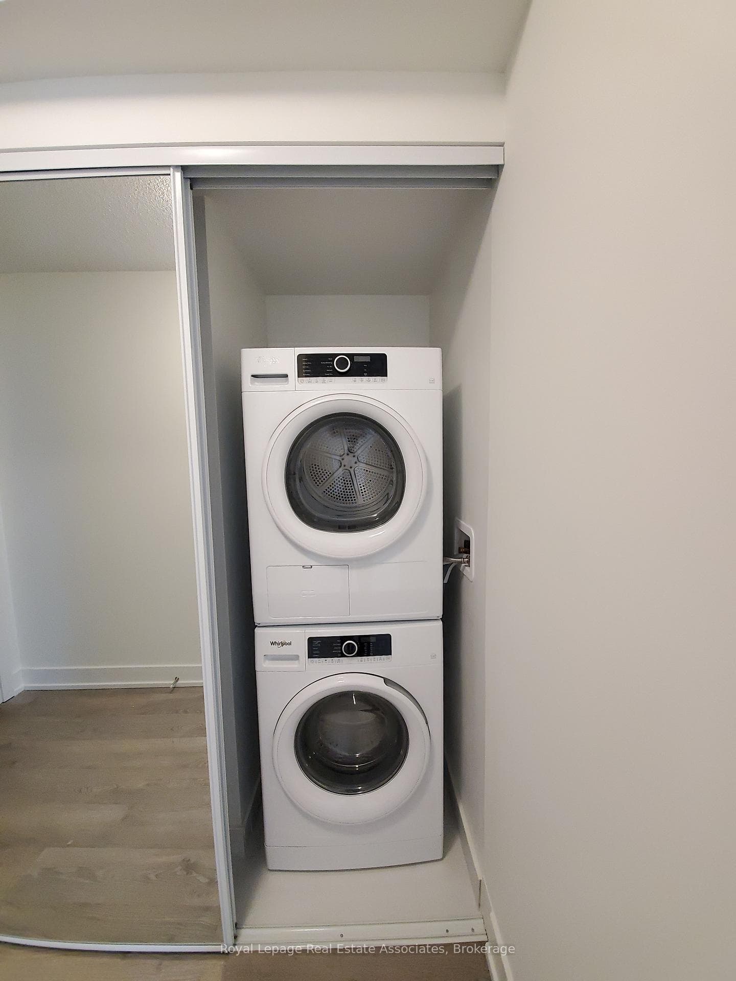 9 Mabelle Avenue Unit 2622 photo 15